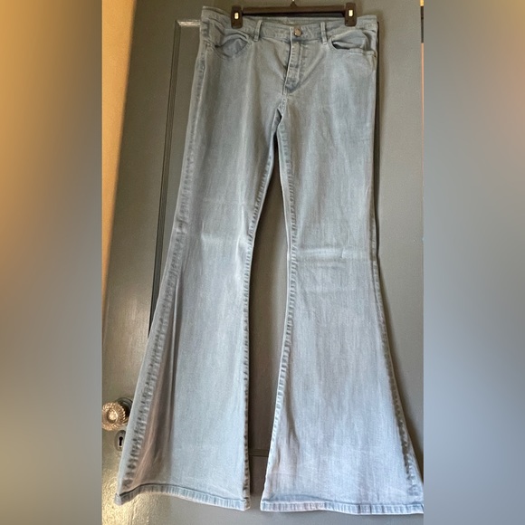 Rare Elie Tahari stretch blue jeans. Size: 12 - Picture 9 of 11